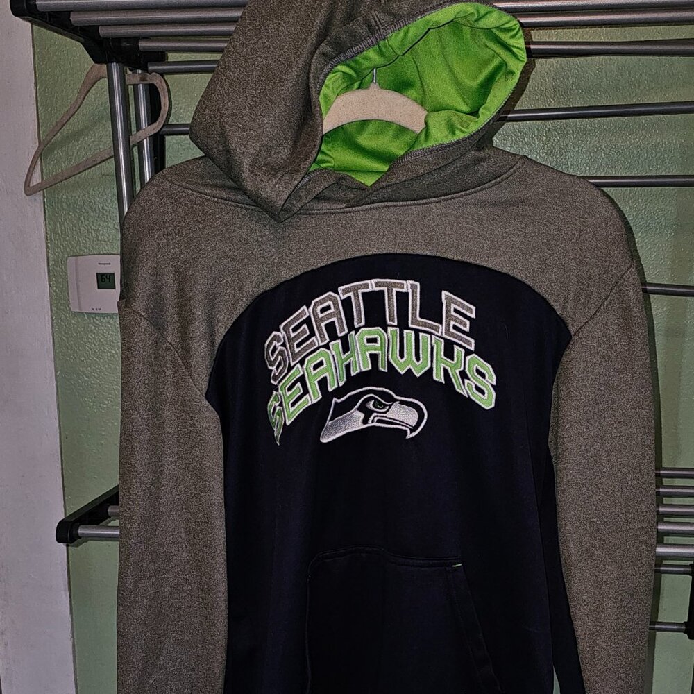 NFL Team Apparel Seahawks Youth sweatshirt size XL